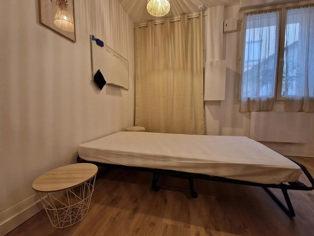 Studio Intime & Chaleureux - Terrasse Privative - Lyon Sud Saint-Fons 0*,  France