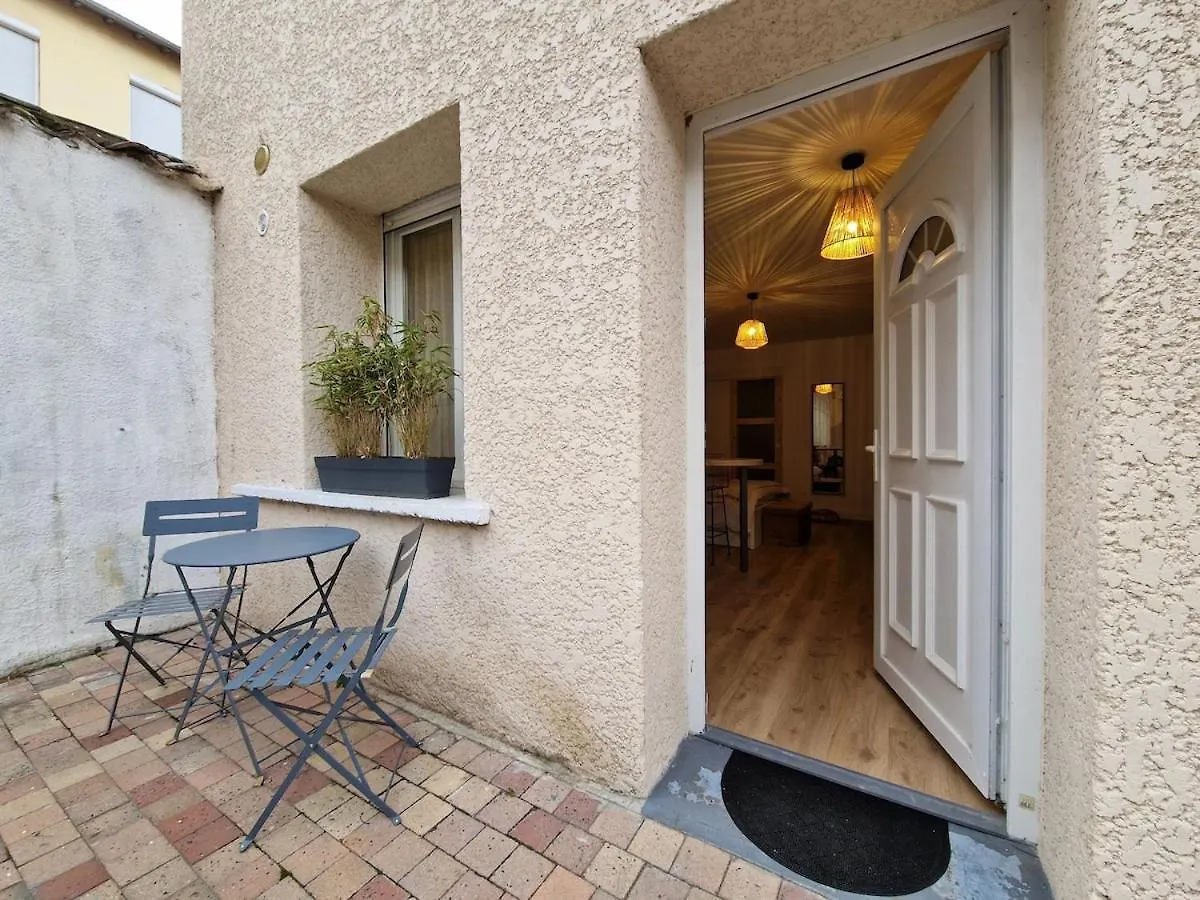 Appartement Studio Intime & Chaleureux - Terrasse Privative - Lyon Sud Saint-Fons France